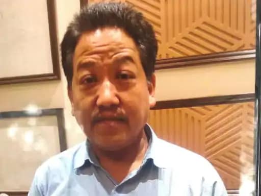 भोपाल में होटल मैनेजर ने फांसी लगाकर की खुदकुशी,ऑफिशियल ग्रुप पर किए आखिरी मैसेज में लिखा- गुड बाय फॉर एवर 42 भोपाल में होटल मैनेजर ने फांसी लगाकर की खुदकुशी,ऑफिशियल ग्रुप पर किए आखिरी मैसेज में लिखा- गुड बाय फॉर एवर February 16, 2026