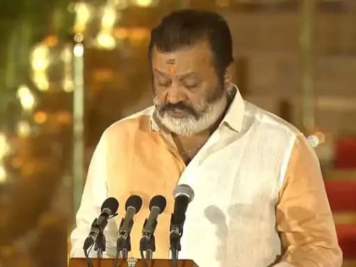 सुरेश गोपी बोले- मेरे मंत्री पद छोड़ने की बात गलत,कल ही राज्य मंत्री की शपथ ली थी; केरल से भाजपा के पहले सांसद 42 सुरेश गोपी बोले- मेरे मंत्री पद छोड़ने की बात गलत,कल ही राज्य मंत्री की शपथ ली थी; केरल से भाजपा के पहले सांसद December 2, 2025