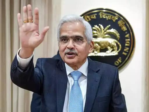 ब्याज दरों में लगातार आठवीं बार बदलाव नहीं,लोन महंगे नहीं होंगे, आपकी EMI भी नहीं बढ़ेगी, RBI ने 6.5% पर रेपो रेट बरकरार रखी 42 ब्याज दरों में लगातार आठवीं बार बदलाव नहीं,लोन महंगे नहीं होंगे, आपकी EMI भी नहीं बढ़ेगी, RBI ने 6.5% पर रेपो रेट बरकरार रखी December 2, 2025