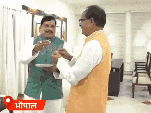 MP के सभी 29 नवनिर्वाचित सांसदों को दिल्ली बुलाया,मोदी के लिए महाकाल मंदिर में पूजा; नकुलनाथ बोले-बोरिया बिस्तर बांधकर नहीं जाऊंगा 42 MP के सभी 29 नवनिर्वाचित सांसदों को दिल्ली बुलाया,मोदी के लिए महाकाल मंदिर में पूजा; नकुलनाथ बोले-बोरिया बिस्तर बांधकर नहीं जाऊंगा November 6, 2025