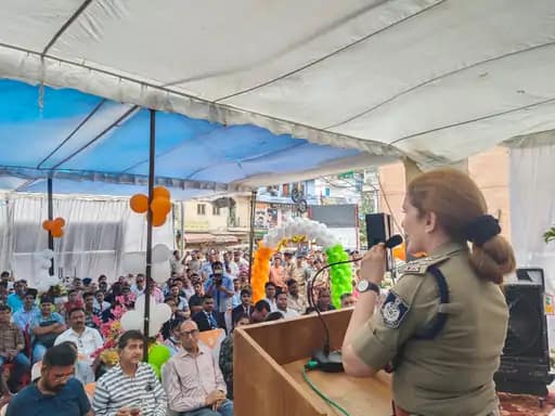 नया कानून लागू, पहली FIR ग्वालियर में रात 12.24 बजे,IG, DIG बोले-अपराध से निपटने के लिए आया अब नया कानून 42 नया कानून लागू, पहली FIR ग्वालियर में रात 12.24 बजे,IG, DIG बोले-अपराध से निपटने के लिए आया अब नया कानून December 2, 2025