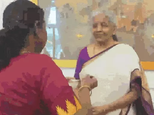 सीतारमण का लगातार सातवां बजट थोड़ी देर में,कैबिनेट ने बजट को मंजूरी दी, 8-10 लाख कमाई वालों को टैक्स छूट की उम्मीद 42 सीतारमण का लगातार सातवां बजट थोड़ी देर में,कैबिनेट ने बजट को मंजूरी दी, 8-10 लाख कमाई वालों को टैक्स छूट की उम्मीद December 2, 2025