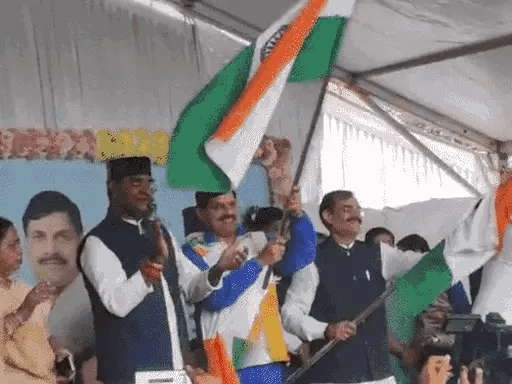 CM डॉ. मोहन यादव ने तिरंगा लहराया,ओलिंपियन विवेक सागर और ऐश्वर्य प्रताप सिंह का किया सम्मान, तिरंगा यात्रा का बच्चों ने किया स्वागत 42 CM डॉ. मोहन यादव ने तिरंगा लहराया,ओलिंपियन विवेक सागर और ऐश्वर्य प्रताप सिंह का किया सम्मान, तिरंगा यात्रा का बच्चों ने किया स्वागत December 2, 2025