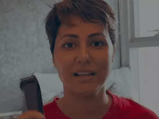 कैंसर से जूझ रहीं हिना खान ने मुंडवाया अपना सिर,सोशल मीडिया पर शेयर की वीडियो, बोलीं- बालों को झड़ता देखना डिप्रेशन जैसा था 42 कैंसर से जूझ रहीं हिना खान ने मुंडवाया अपना सिर,सोशल मीडिया पर शेयर की वीडियो, बोलीं- बालों को झड़ता देखना डिप्रेशन जैसा था March 5, 2026