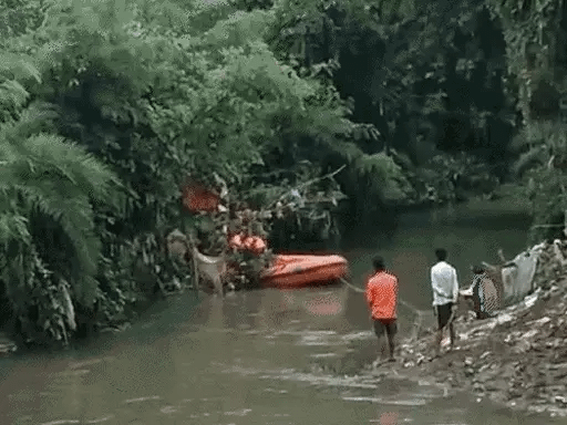 भोपाल में नाले में बहा युवक, 1Km दूर मिला शव,कटारा के नाले में रात में बहा था; केरवा डैम के आज खुल सकते हैं गेट 42 भोपाल में नाले में बहा युवक, 1Km दूर मिला शव,कटारा के नाले में रात में बहा था; केरवा डैम के आज खुल सकते हैं गेट March 7, 2026
