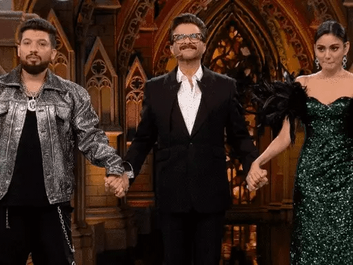 बिग बॉस ओटीटी 3 की विनर बनीं सना मकबूल,फिनाले में रैपर नैजी को हराया, ट्रॉफी और 25 लाख रुपए जीते 42 बिग बॉस ओटीटी 3 की विनर बनीं सना मकबूल,फिनाले में रैपर नैजी को हराया, ट्रॉफी और 25 लाख रुपए जीते December 2, 2025