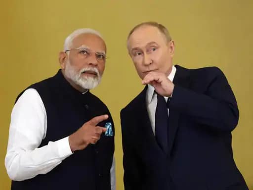 PM मोदी ने पुतिन से फोन पर की बात,यूक्रेन दौरे की जानकारी दी; जंग खत्म करने को लेकर 2 महीने में दूसरी बार चर्चा 42 PM मोदी ने पुतिन से फोन पर की बात,यूक्रेन दौरे की जानकारी दी; जंग खत्म करने को लेकर 2 महीने में दूसरी बार चर्चा November 23, 2025