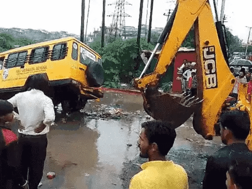 भोपाल में 2006 में हुई थी रिकॉर्ड 35.6 इंच बारिश,अगस्त में 14 दिन बारिश का ट्रेंड, पहले दिन से गिर रहा पानी; करोंद में फंसी स्कूली वैन 42 भोपाल में 2006 में हुई थी रिकॉर्ड 35.6 इंच बारिश,अगस्त में 14 दिन बारिश का ट्रेंड, पहले दिन से गिर रहा पानी; करोंद में फंसी स्कूली वैन December 2, 2025