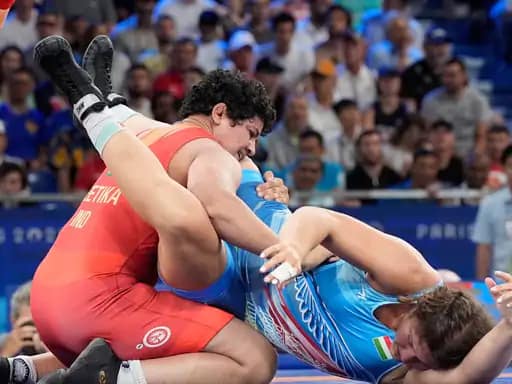 रेसलर रीतिका क्वार्टर फाइनल हारीं,किर्गिस्तान की खिलाड़ी ने हराया, गोल्फ में अदिति-दीक्षा का चौथा राउंड जारी 42 रेसलर रीतिका क्वार्टर फाइनल हारीं,किर्गिस्तान की खिलाड़ी ने हराया, गोल्फ में अदिति-दीक्षा का चौथा राउंड जारी December 2, 2025