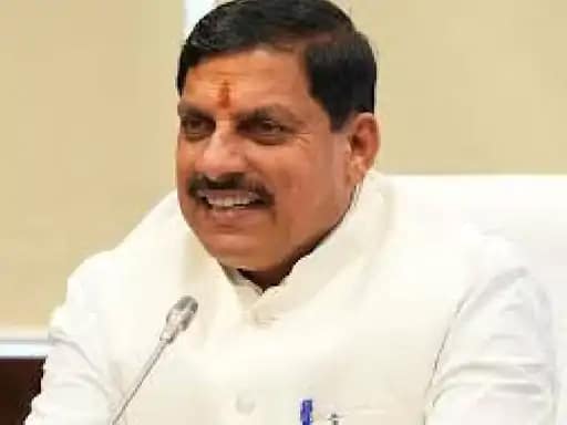 CM डॉ. मोहन यादव आज 6 घंटे इंदौर में:लता मंगेशकर अलंकरण समारोह में भाग लेंगे, अस्पताल में भर्ती विधायक वर्मा से भी मिलेंगे 42 CM डॉ. मोहन यादव आज 6 घंटे इंदौर में:लता मंगेशकर अलंकरण समारोह में भाग लेंगे, अस्पताल में भर्ती विधायक वर्मा से भी मिलेंगे December 2, 2025