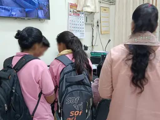 70 कॉलेज छात्राओं को अश्लील वीडियो भेजे,खुद को पुलिस बताया, कहा- मम्मी-पापा को बताऊंगा; अकाउंट में ट्रांसफर करवाए रुपए 42 70 कॉलेज छात्राओं को अश्लील वीडियो भेजे,खुद को पुलिस बताया, कहा- मम्मी-पापा को बताऊंगा; अकाउंट में ट्रांसफर करवाए रुपए December 2, 2025