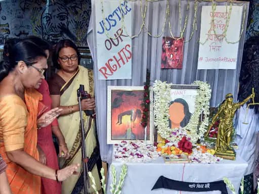 कोलकाता रेप-मर्डर केस, काम पर नहीं लौटेंगे जूनियर डॉक्टर,कहा- ये जन-आंदोलन है; सुप्रीम कोर्ट का शाम 5 बजे तक ड्यूटी जॉइन करने का आदेश 42 कोलकाता रेप-मर्डर केस, काम पर नहीं लौटेंगे जूनियर डॉक्टर,कहा- ये जन-आंदोलन है; सुप्रीम कोर्ट का शाम 5 बजे तक ड्यूटी जॉइन करने का आदेश December 2, 2025