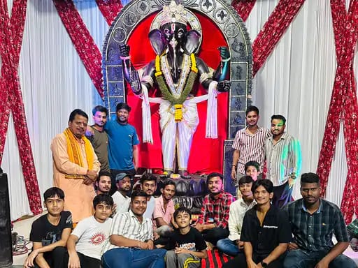 शिवाजी नगर में श्री राम अवतार में विराजे बप्पा:डोल ग्यारस के दिन महा आरती, अलौकिक श्रृंगार, 56 भोग और भजन संध्या का आयोजन 42 शिवाजी नगर में श्री राम अवतार में विराजे बप्पा:डोल ग्यारस के दिन महा आरती, अलौकिक श्रृंगार, 56 भोग और भजन संध्या का आयोजन December 2, 2025