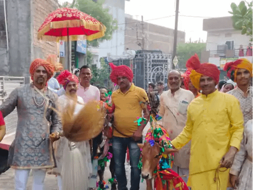 गाय-बैल की शादी; मेहंदी, फेरे, रिसेप्शन भी हुआ,बारात में डीजे पर नाचे बाराती; मांग भरने, मंगलसूत्र पहनाने की रस्म भी हुई 42 गाय-बैल की शादी; मेहंदी, फेरे, रिसेप्शन भी हुआ,बारात में डीजे पर नाचे बाराती; मांग भरने, मंगलसूत्र पहनाने की रस्म भी हुई November 27, 2025