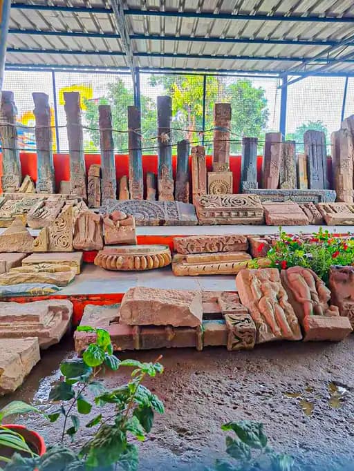 राम जन्मभूमि की खुदाई में मिले अवशेष,21 साल पहले ASI को मूर्तियां, कलश और बर्तन मिले थे.. 42 राम जन्मभूमि की खुदाई में मिले अवशेष,21 साल पहले ASI को मूर्तियां, कलश और बर्तन मिले थे.. December 2, 2025