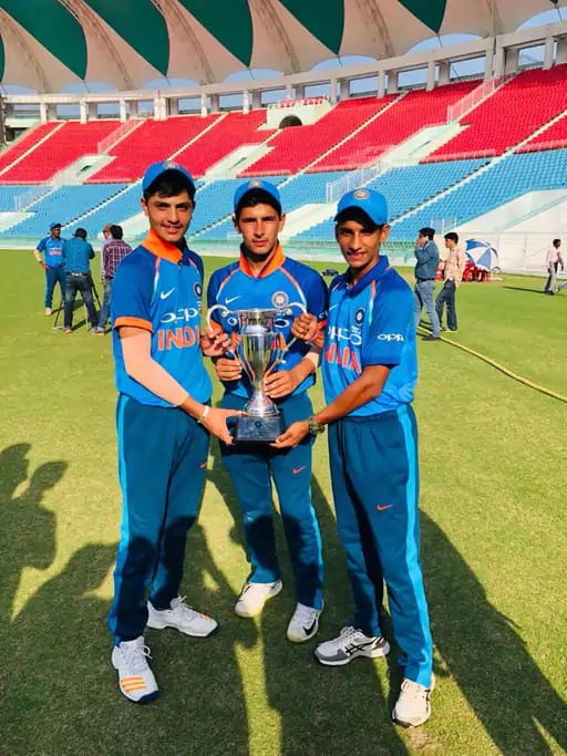 राशिद को छक्के लगाने वाले समीर के कोच बोले,12 घंटे ट्रेनिंग, सिक्स के लिए स्पेशल प्रैक्टिस करते हैं; CSK ने 8.4 करोड़ में खरीदा.. 42 राशिद को छक्के लगाने वाले समीर के कोच बोले,12 घंटे ट्रेनिंग, सिक्स के लिए स्पेशल प्रैक्टिस करते हैं; CSK ने 8.4 करोड़ में खरीदा.. December 27, 2025