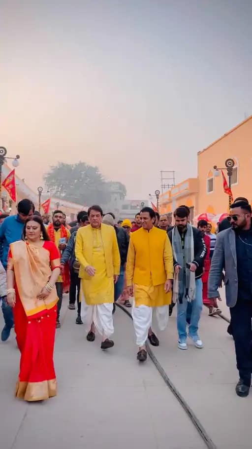 रामानंद सागर की 'रामायण' की स्टारकास्ट अयोध्या पहुंची,अरुण गोविल, दीपिका चिखलिया और सुनील लहरी ने प्रसाद ग्रहण किया.. 42 रामानंद सागर की 'रामायण' की स्टारकास्ट अयोध्या पहुंची,अरुण गोविल, दीपिका चिखलिया और सुनील लहरी ने प्रसाद ग्रहण किया.. November 22, 2025