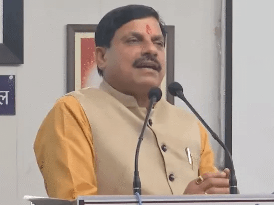 CM बोले-ज्यादा दिनों तक भारत अलग-अलग नहीं दिखेगा,बांग्लादेश संकट के बीच कहा- दायित्व के कारण बोलने में कठिनाई, भारत एक ही दिखेगा 42 CM बोले-ज्यादा दिनों तक भारत अलग-अलग नहीं दिखेगा,बांग्लादेश संकट के बीच कहा- दायित्व के कारण बोलने में कठिनाई, भारत एक ही दिखेगा December 26, 2025