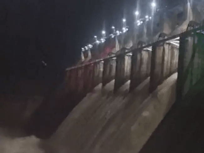 MP मानसून अपडेट- रक्षाबंधन के बाद भारी बारिश,19 अगस्त से पूरा प्रदेश भीगेगा; आज छिंदवाड़ा-देवास समेत 7 जिलों में गिरेगा पानी 42 MP मानसून अपडेट- रक्षाबंधन के बाद भारी बारिश,19 अगस्त से पूरा प्रदेश भीगेगा; आज छिंदवाड़ा-देवास समेत 7 जिलों में गिरेगा पानी December 2, 2025