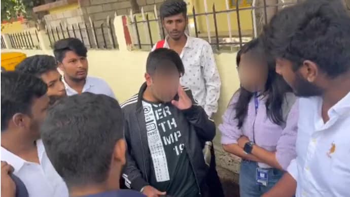 बेंगलुरु में कॉलेज फेस्ट में 'पाकिस्तान जिंदाबाद' के नारे लगाने पर 2 छात्रों के खिलाफ मामला दर्ज... 42 बेंगलुरु में कॉलेज फेस्ट में 'पाकिस्तान जिंदाबाद' के नारे लगाने पर 2 छात्रों के खिलाफ मामला दर्ज... December 2, 2025