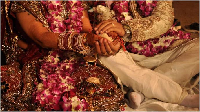 दूल्हे द्वारा 'सस्ता' लहंगा भेजने के बाद उत्तराखंड की दुल्हन ने रद्द की शादी... 42 दूल्हे द्वारा 'सस्ता' लहंगा भेजने के बाद उत्तराखंड की दुल्हन ने रद्द की शादी... December 2, 2025