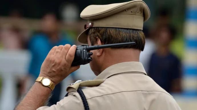 लाठी डंडों से पीट-पीटकर हत्या करने वाले दो लोगों को दिल्ली पुलिस ने किया गिरफ्तार.. 42 लाठी डंडों से पीट-पीटकर हत्या करने वाले दो लोगों को दिल्ली पुलिस ने किया गिरफ्तार.. March 6, 2026