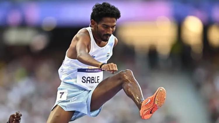 अविनाश साबले: पिता ईंट भट्टा में मज़दूर, बेटे ने बाधाओं को पार कर पेरिस ओलंपिक में ऐसे रचा इतिहास 42 अविनाश साबले: पिता ईंट भट्टा में मज़दूर, बेटे ने बाधाओं को पार कर पेरिस ओलंपिक में ऐसे रचा इतिहास December 2, 2025