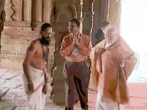 आंध्रप्रदेश के लेपाक्षी पहुंचे PM मोदी,486 साल पुराने वीरभद्र मंदिर में पूजा की.. 47 आंध्रप्रदेश के लेपाक्षी पहुंचे PM मोदी,486 साल पुराने वीरभद्र मंदिर में पूजा की.. March 9, 2026