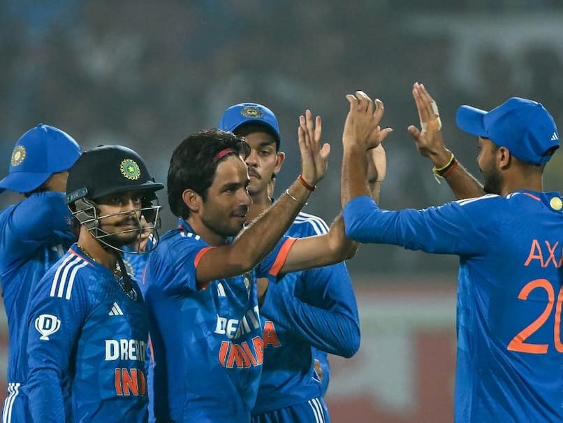 भारत ने ऑस्ट्रेलिया को चौथे टी20 में 20 रन से हराया 42 भारत ने ऑस्ट्रेलिया को चौथे टी20 में 20 रन से हराया December 2, 2025