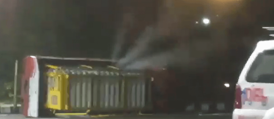 राजधानी के भदभदा चौराहे के पास पलटा CNG गैस सिलिंडर.. 42 राजधानी के भदभदा चौराहे के पास पलटा CNG गैस सिलिंडर.. February 15, 2026