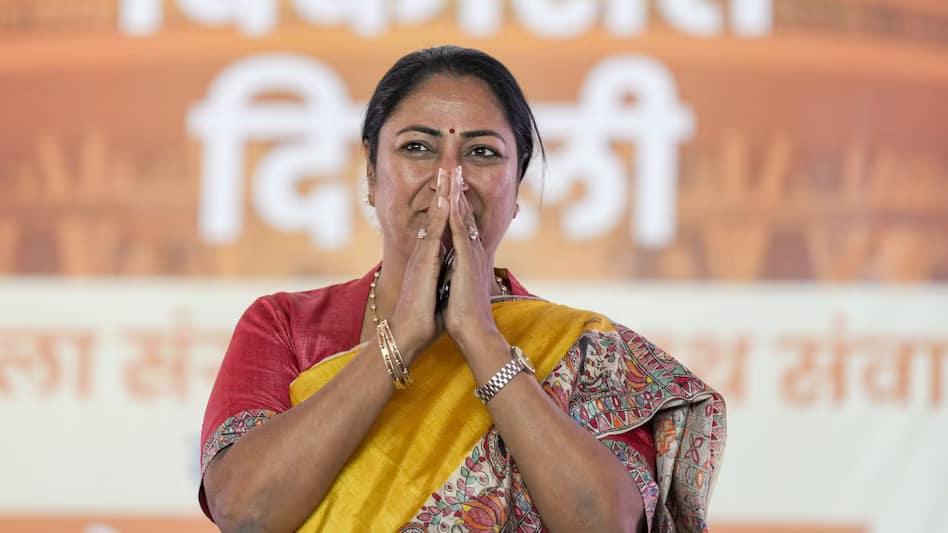 दिल्ली में महिलाओं को हर महीने ₹2500 मिलेंगे: जे.पी. नड्डा ने महिला सम्मान योजना की घोषणा की 42 दिल्ली में महिलाओं को हर महीने ₹2500 मिलेंगे: जे.पी. नड्डा ने महिला सम्मान योजना की घोषणा की December 2, 2025