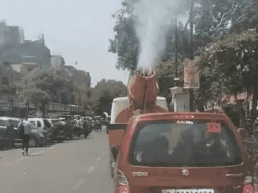 भीषण गर्मी से राहत के लिए छोड़ी पानी की फुहार,जयपुर हेरिटेज नगर निगम ने लगाई 3 एंटी स्मोक गन, सुबह 8 बजे से किया जा रहा छिड़काव May 9, 2025